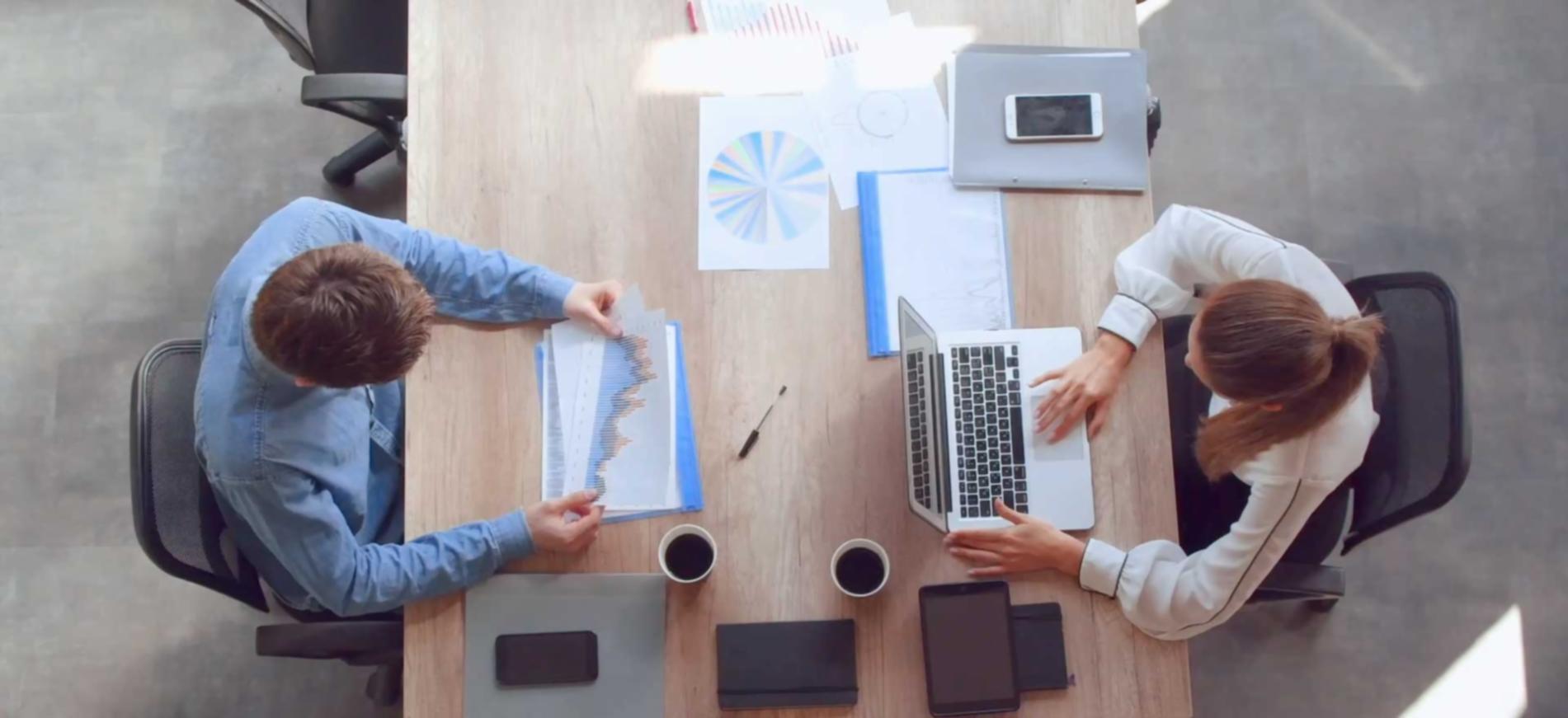 Análisis financiero profesional en acción